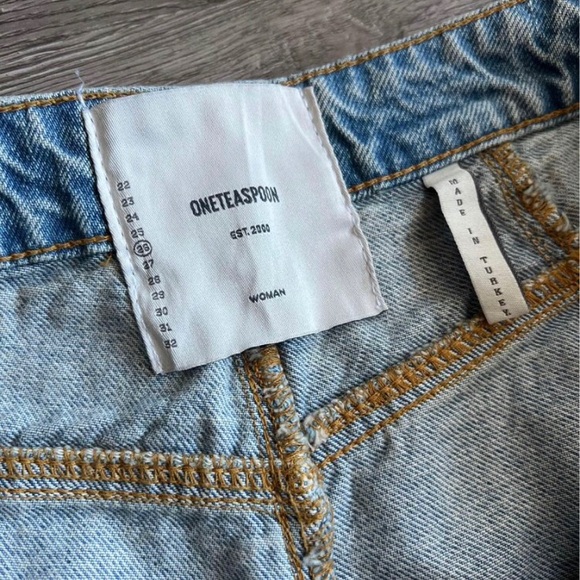 One Teaspoon shorts size 26 - Picture 2 of 3